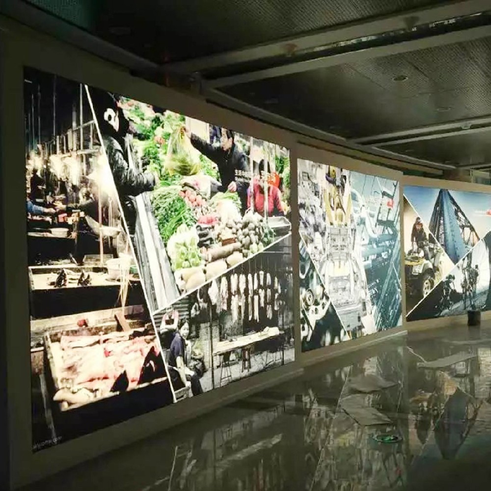 Advertising & Display Equipment